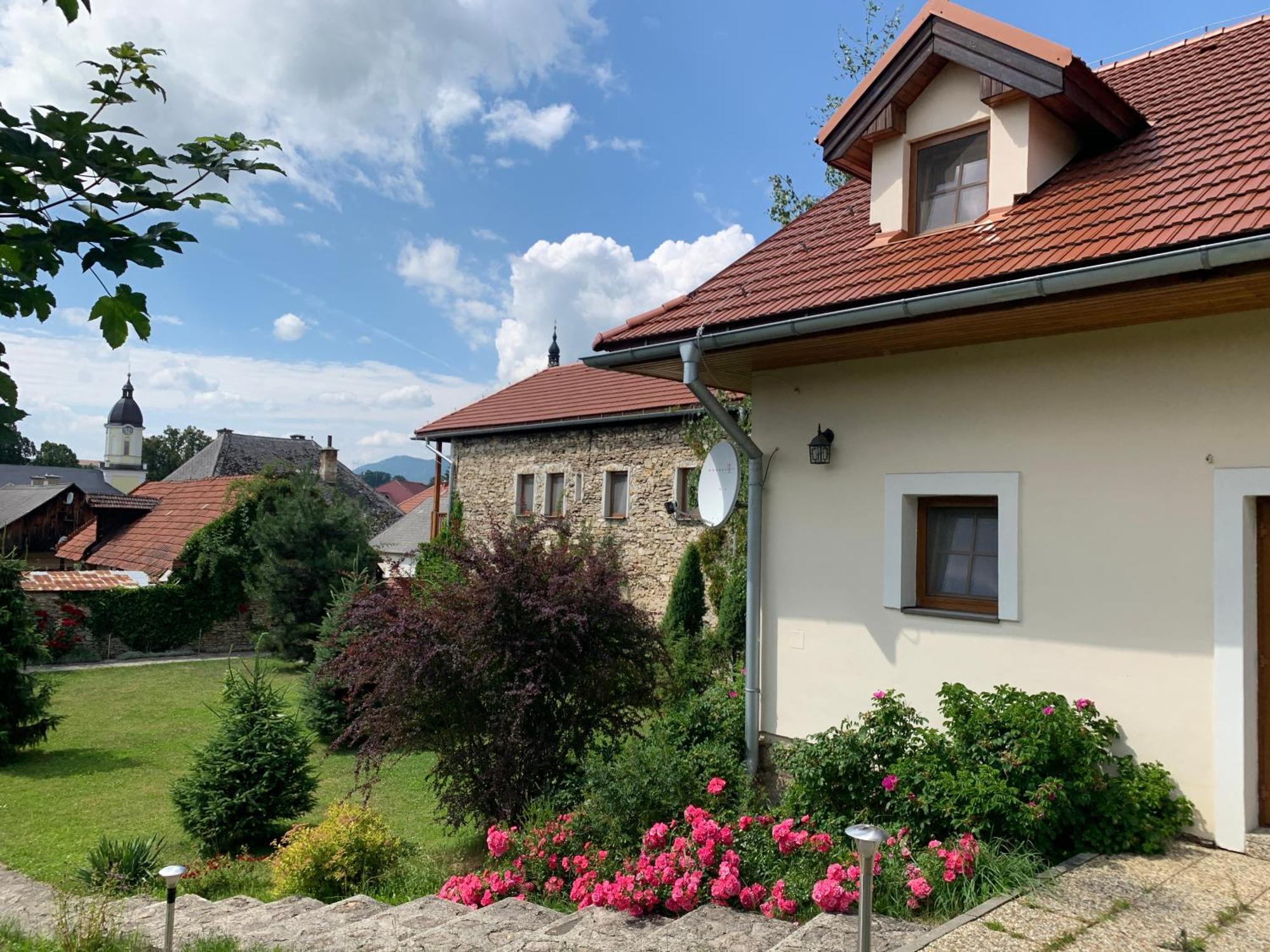 Villa Lypche Bešeňová Exteriér fotografie